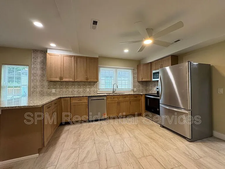 1407 Norman St — Photo 7