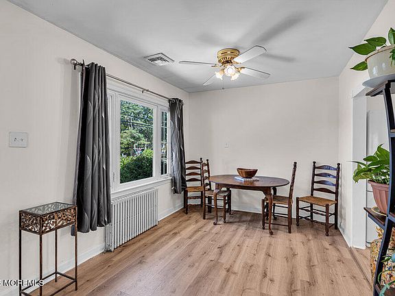 4th image of 645 Beachwood Boulevard