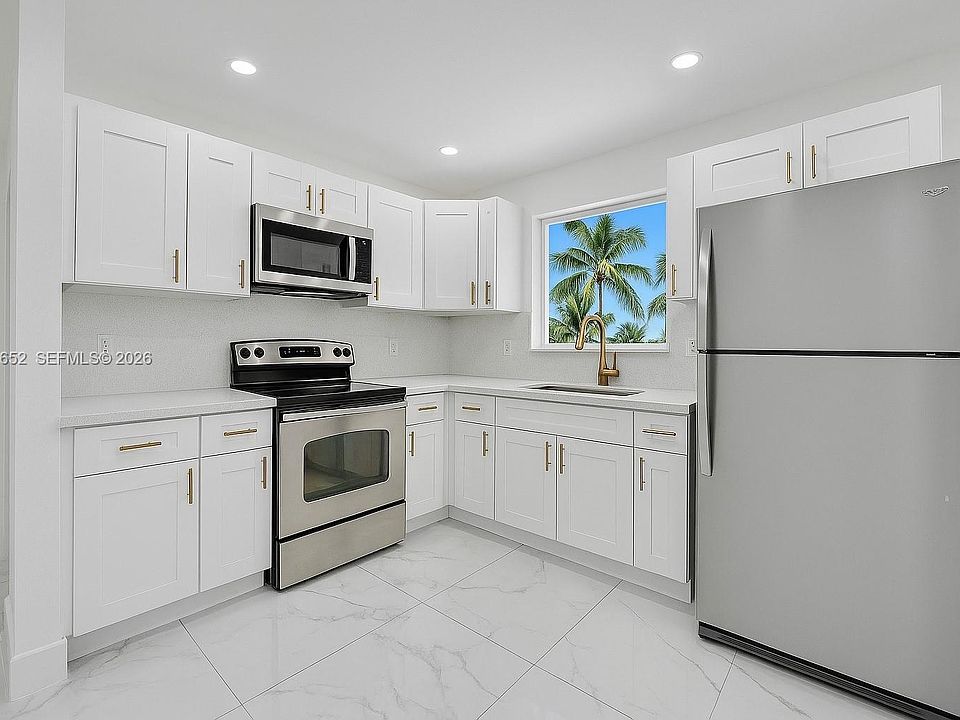 1st image of 105 NW 14th Way #0
