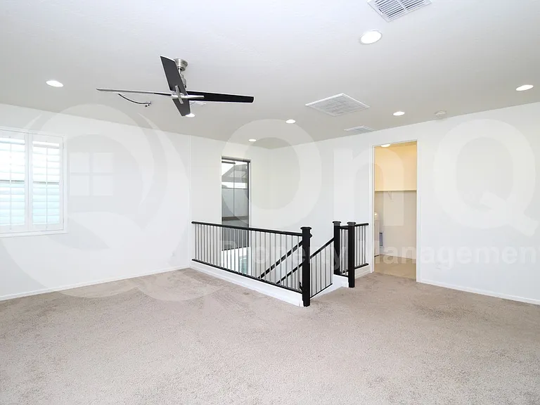241 E Wisteria Dr — Photo 7