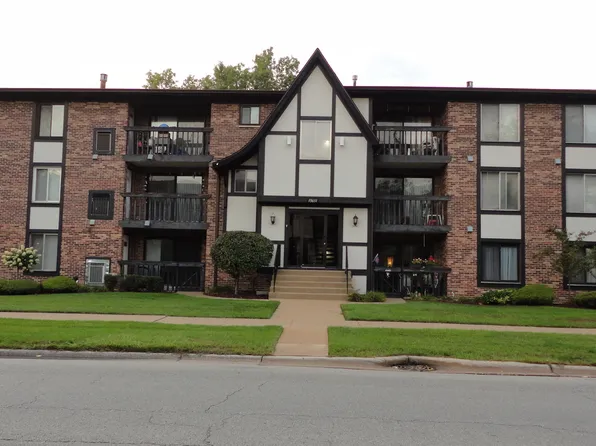 13651 Lamon Ave APT B8, Crestwood, IL 60418