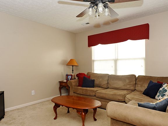 3rd image of 8117 Aspen Green Ln