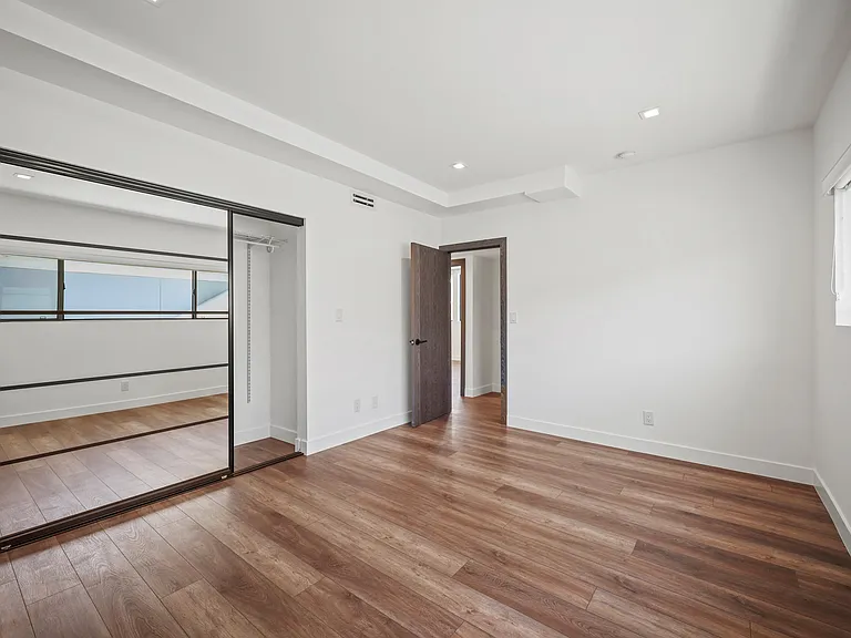 137 S Maple Dr #301 — Photo 17