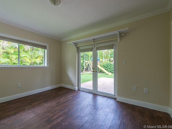 2nd image of 839 Sistina Ave