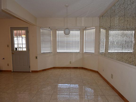 4th image of 709 Centennial Dr