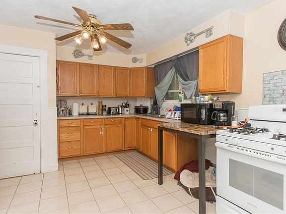 4th image of 1 Woodland Ct