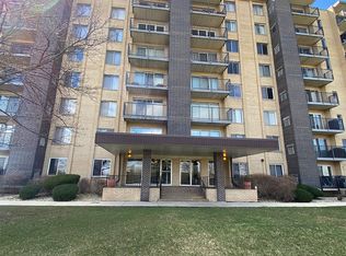 5400 Walnut Ave UNIT 101, Downers Grove, IL 60515