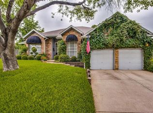 502 Allen Dr, Euless, TX 76039