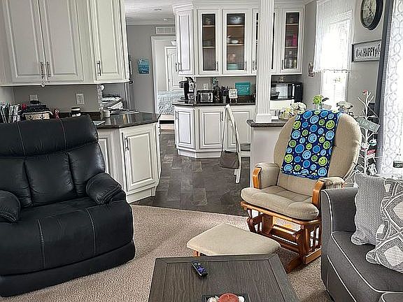 4th image of 18 Ryefield Dr