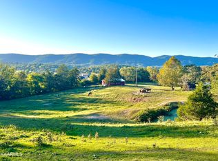 238 River Rd, Jacksboro, TN 37757