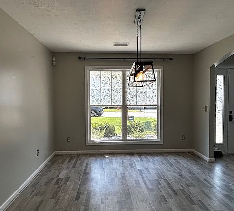 5th image of 368 Peppercorn Ln
