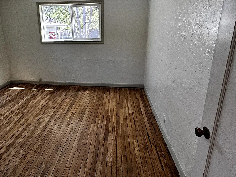 824 Schilling Way — Photo 7
