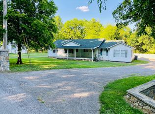 398 Old Douglas Rd, Gallatin, TN 37066