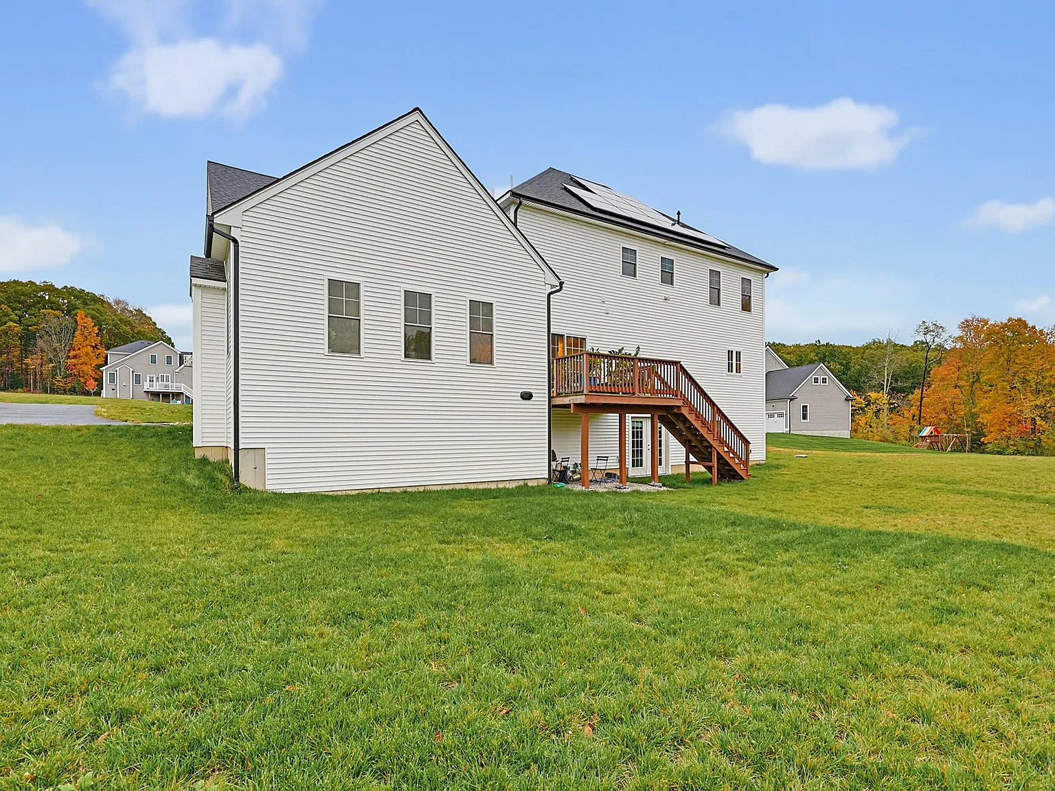 4 bed, 3.0 bath, 3154 sqft, $4,950 — Photo 4