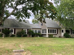 36 Barnes St, Smithfield, RI 02828