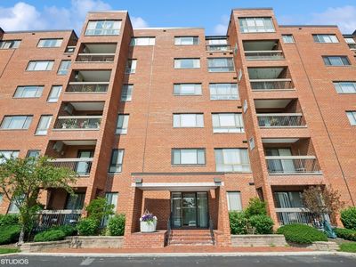 600 Naples Ct APT 107, Glenview, IL, 60025