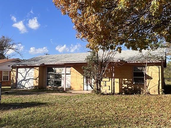 2nd image of 411 Armstrong Dr