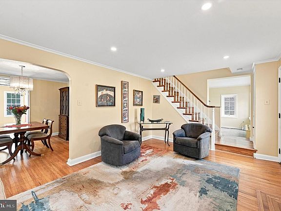 5th image of 203 Walnut Hill Ln