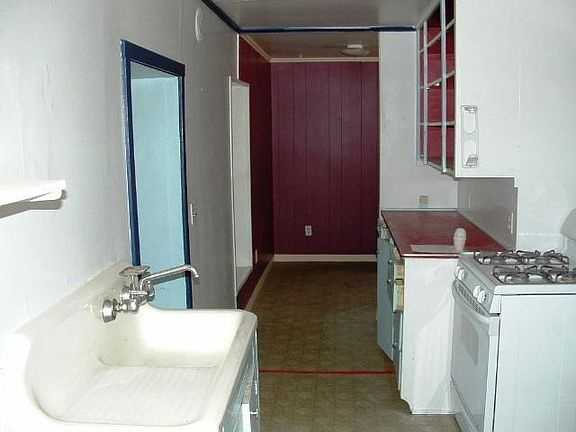 4th image of 107 Orchard Ave