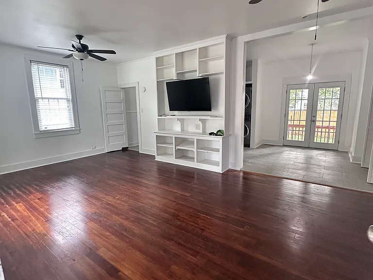 1106 Overton St — Photo 2