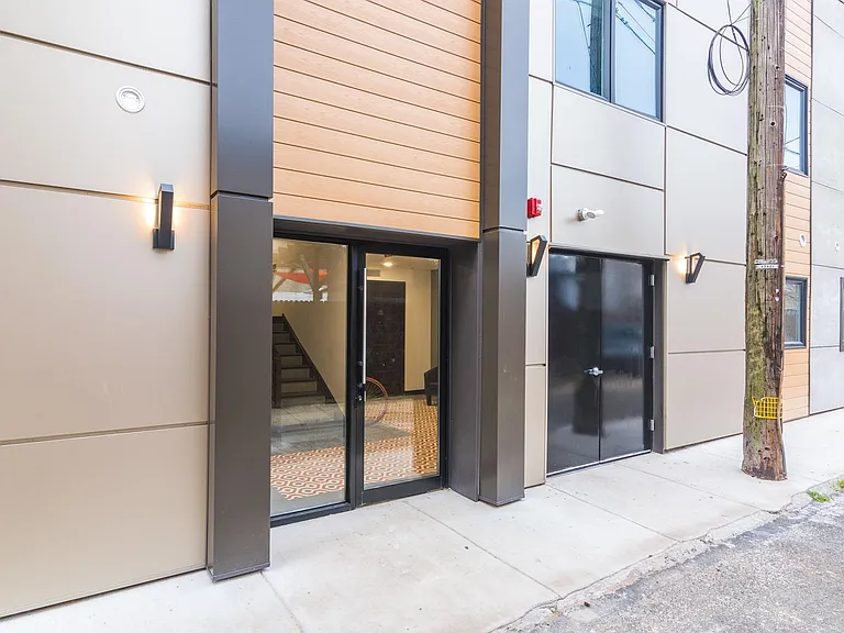 114 Richmond St #2RE — Photo 38