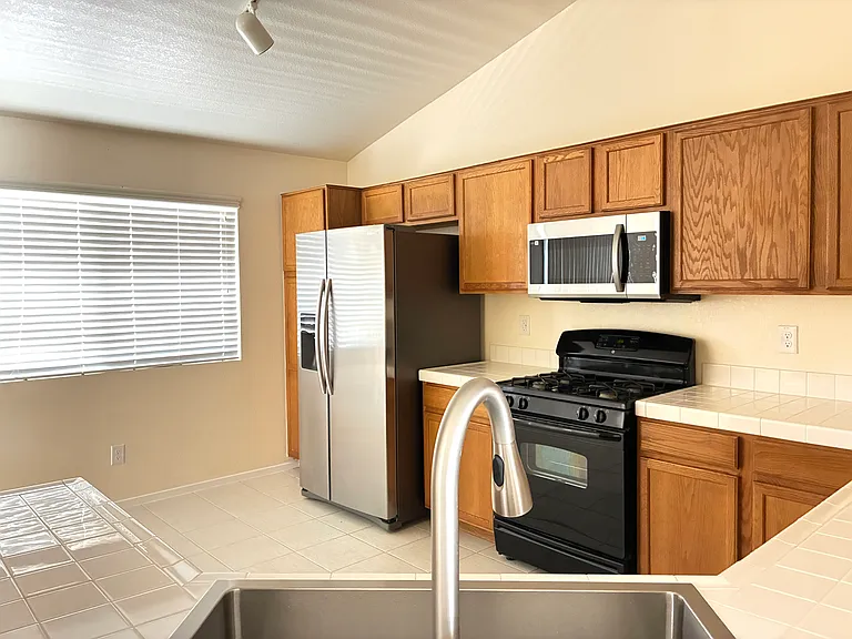 688 Pansy Pl — Photo 7