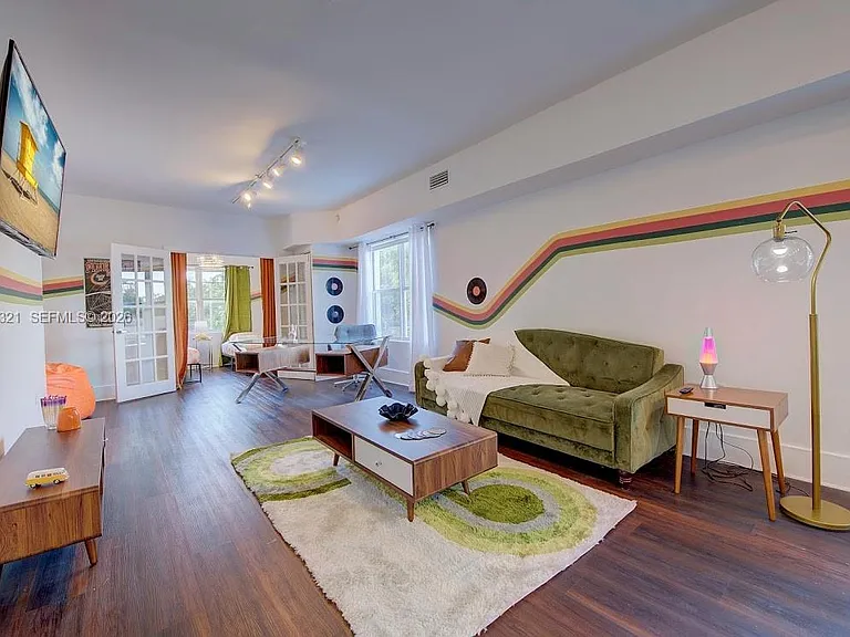 524 NW 35th St #4 — Photo 7