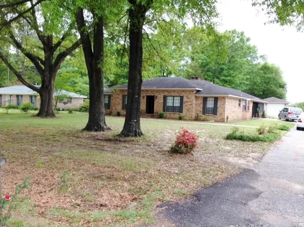 2861 Charmingdale Dr W, Mobile, AL 36618