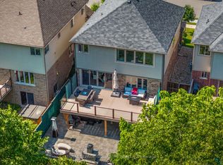 704 Robert Ferrie Dr, Kitchener, ON N2R 0B2