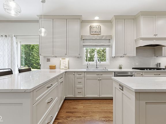 4th image of 2127 Corsican Cir