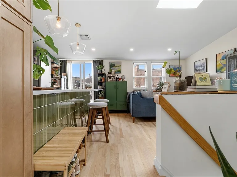 16 Symphony Rd #5 — Photo 1