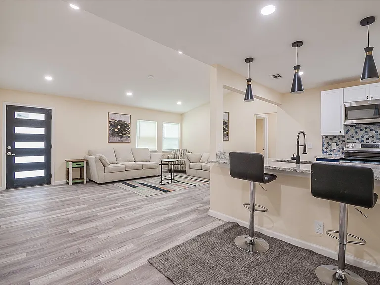 5305 Cahill Oval — Photo 6