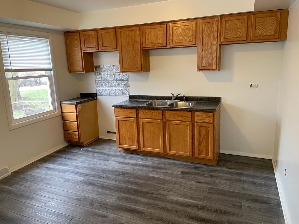 2nd image of 7004 Columbia Ave