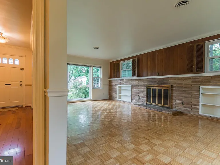 9702 Bellevue Dr — Photo 7