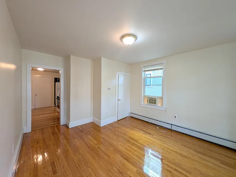 379 Windsor St — Photo 11