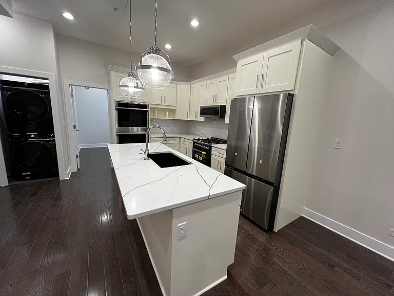 4819 Main St #204 — Photo 16