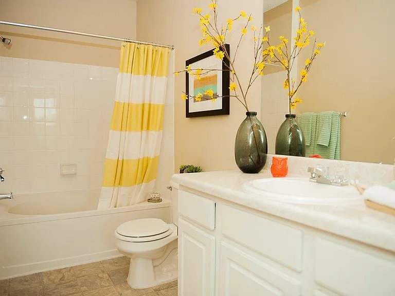 Waterford Place Apartment Homes — Photo 8