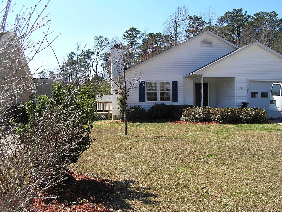 2nd image of 805 N Dogwood Ln