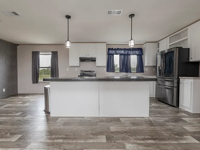 240 Private Road 4653 — Photo 5