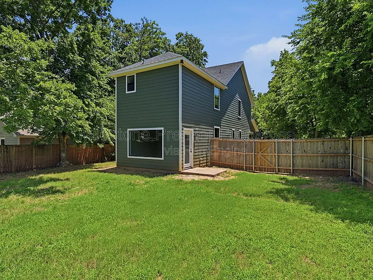 931 W Collins St — Photo 25