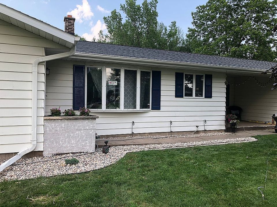2nd image of 7662 Woodside Ln