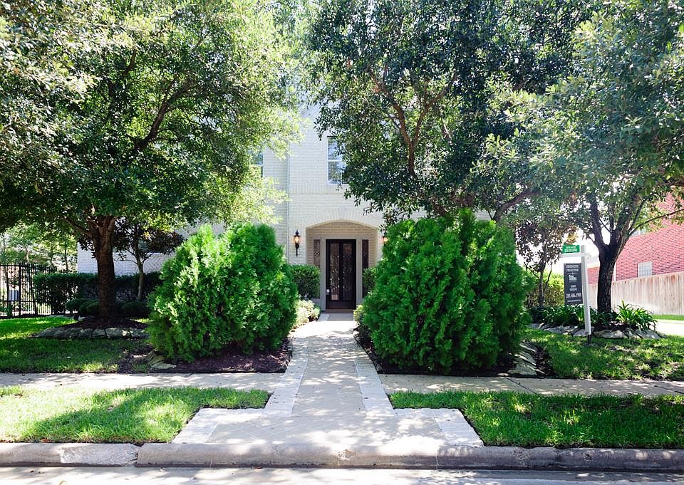 1st image of 15522 Wooden Oak Ct