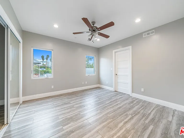 1357 Seward St — Photo 27