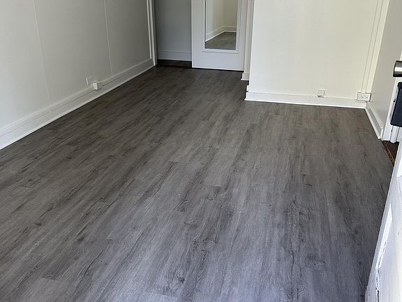 3rd image of 711 Palani Ave