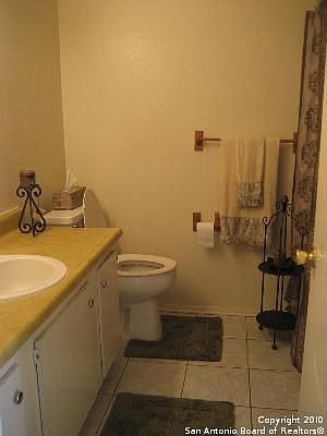 4th image of 7438 Lancewood Dr
