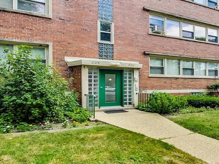 203 Custer Ave #2 — Photo 6