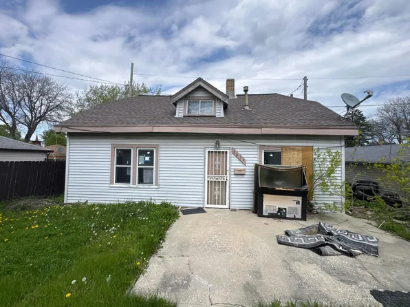 4634 W Keefe Ave, Milwaukee, WI 53216