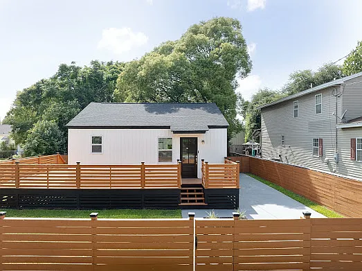 1405 Holt St — Photo 3