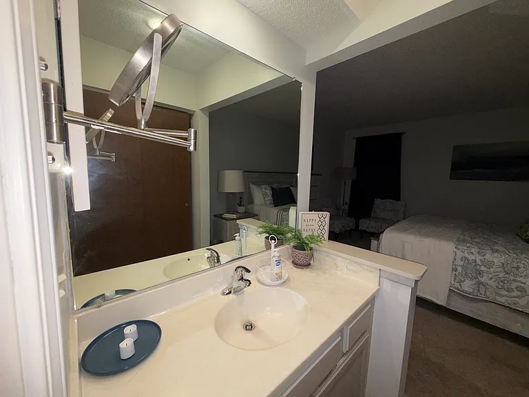 5742 N London Ave — Photo 15