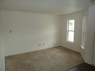 5th image of 2640 Brewster Ln
